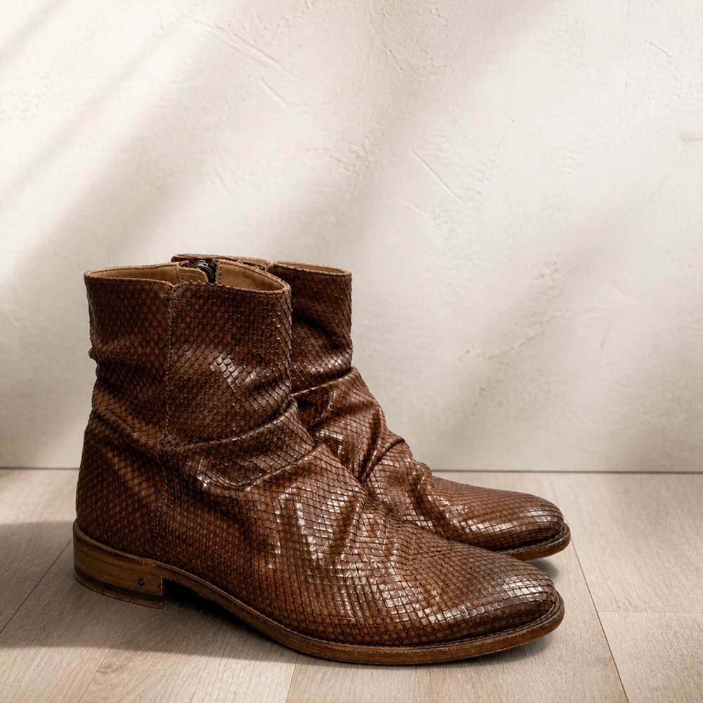 John Varvatos Morrison Boot. Size 8.5.